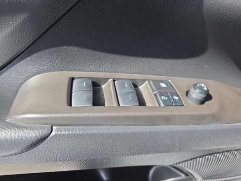Used 2023 Toyota Camry SE FWD image 25