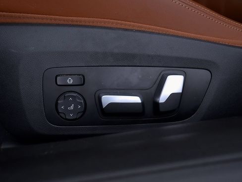 Used 2022 BMW M4 Coupe w/ Executive Package RWD image 18