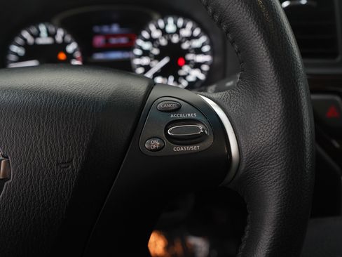 Used 2016 Nissan Pathfinder Platinum image 32