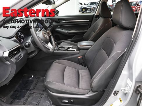 Used 2022 Nissan Altima 2.5 SV FWD image 14