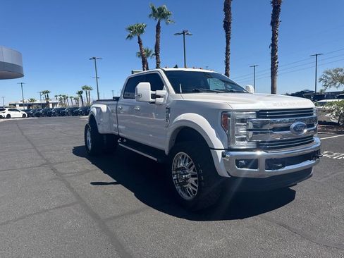 Used 2019 Ford F450 Lariat w/ Lariat Ultimate Package AWD/4WD image 5