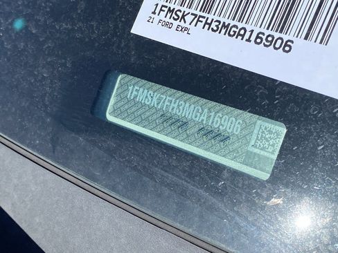 Used 2021 Ford Explorer Limited w/ Equipment Group 301A image 5