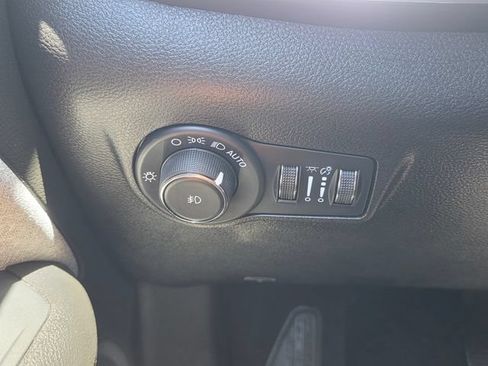 Used 2023 Jeep Compass Latitude AWD/4WD image 26