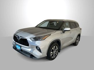 Used 2024 Toyota Highlander XLE AWD/4WD video 1