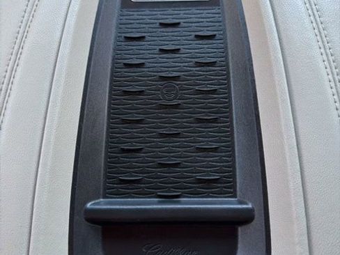 Used 2016 Cadillac Escalade ESV Premium image 14