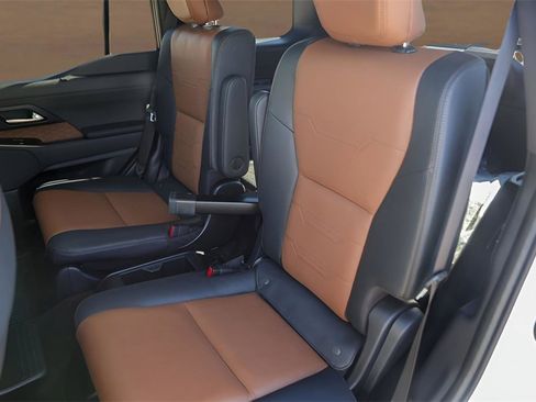 Used 2024 Lexus GX 550 image 25