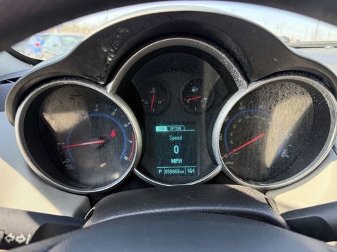 Used 2015 Chevrolet Cruze LS image 21