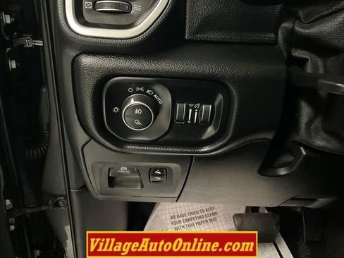 Used 2020 RAM 1500 Laramie w/ Sport Appearance Package AWD/4WD image 26