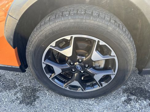 Used 2020 Subaru Crosstrek 2.0i Premium w/ Moonroof Package 1 image 9