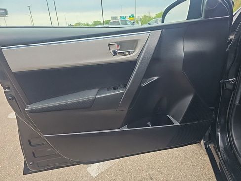 Used 2015 Toyota Corolla LE FWD image 10