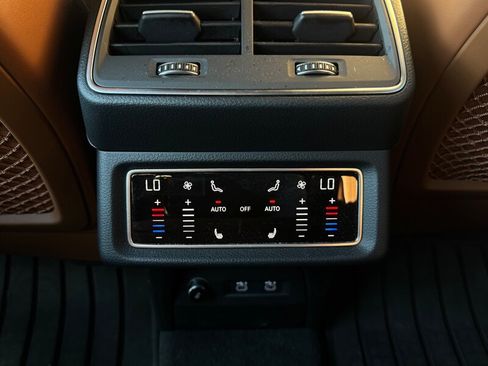 Used 2021 Audi e-tron Prestige w/ Prestige Package AWD/4WD image 11