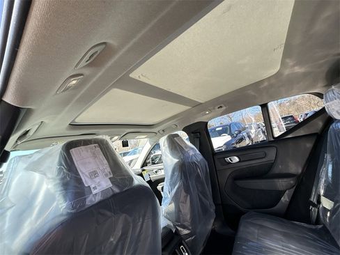 New 2025 Volvo XC40 B5 Core w/ Protection Package Premier image 14