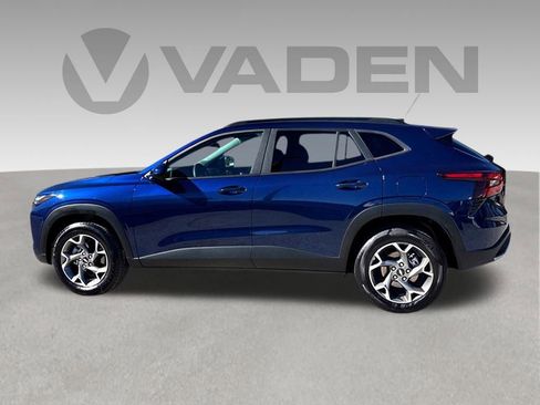 Used 2024 Chevrolet Trax LT FWD image 25