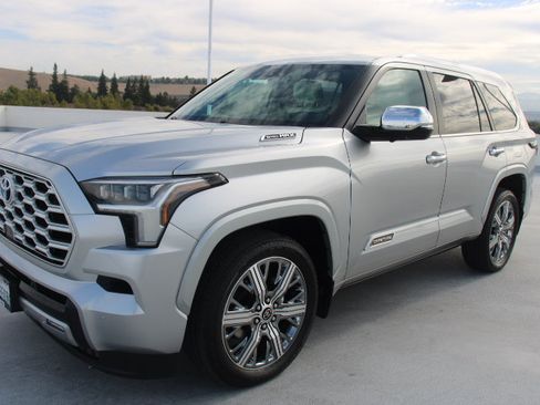 Certified 2024 Toyota Sequoia Capstone AWD/4WD image 6