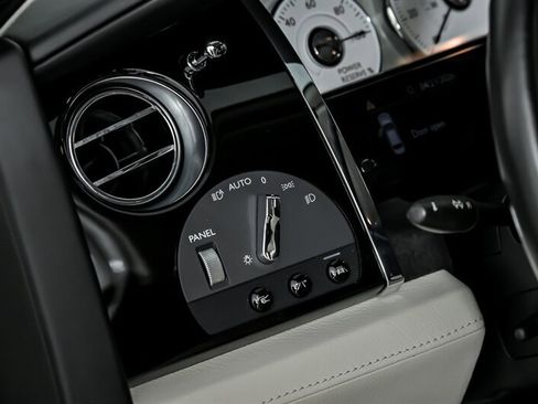 Used 2016 Rolls-Royce Ghost RWD image 27