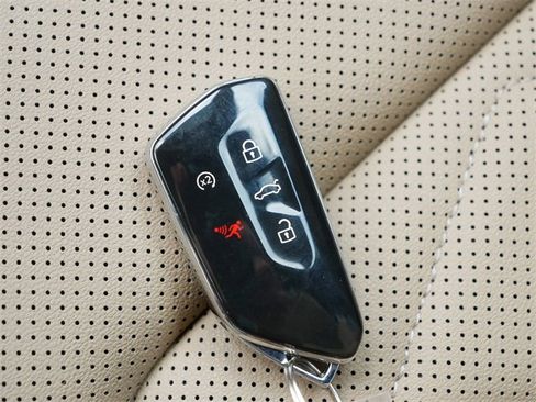 Certified 2024 Volkswagen Atlas Cross Sport SE w/ Panoramic Sunroof Package image 36