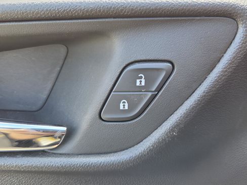 Used 2024 Chevrolet Trax RS image 24