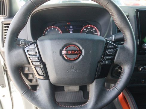 Used 2024 Nissan Frontier PRO-4X w/ Technology Package AWD/4WD image 18