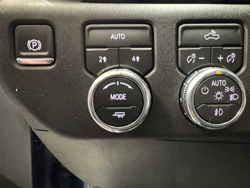 New 2026 GMC Sierra 1500 Elevation w/ Max Trailering Package image 15
