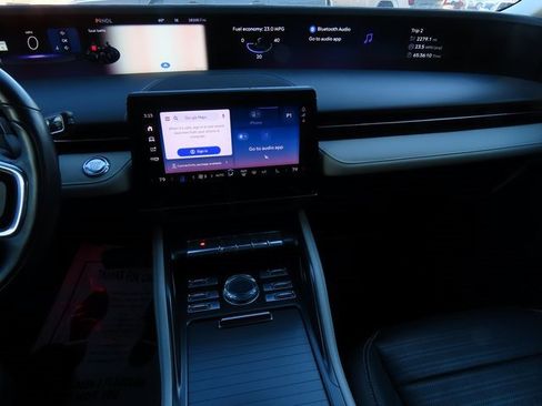 Used 2024 Lincoln Nautilus Reserve image 23