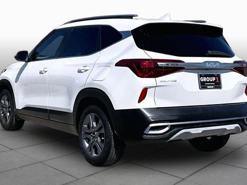 Used 2023 Kia Seltos S w/ Navigation Package FWD image 12