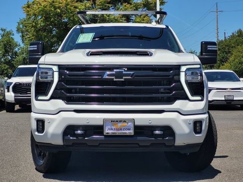 Used 2024 Chevrolet Silverado 3500 High Country AWD/4WD image 3