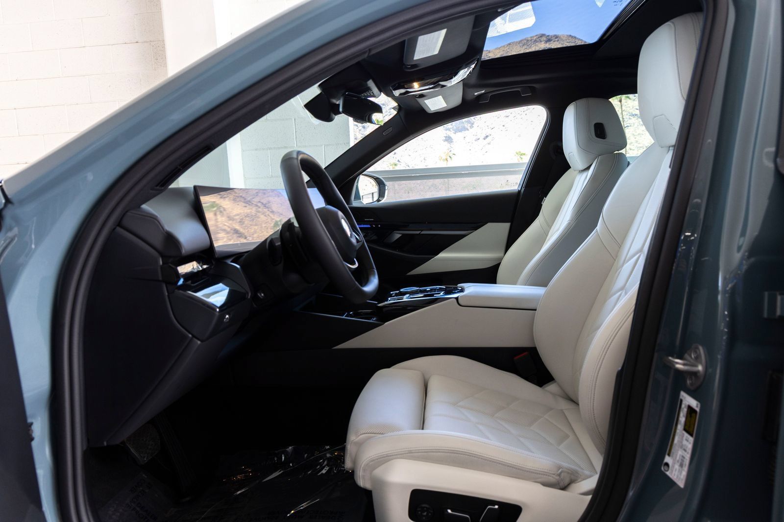 Certified 2024 BMW 530i w/ Convenience Package RWD image 15