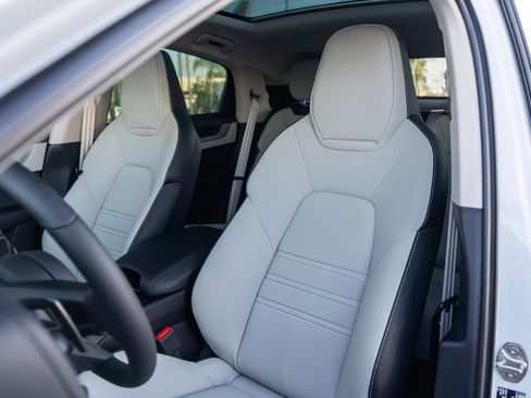 New 2026 Porsche Cayenne Coupe image 4