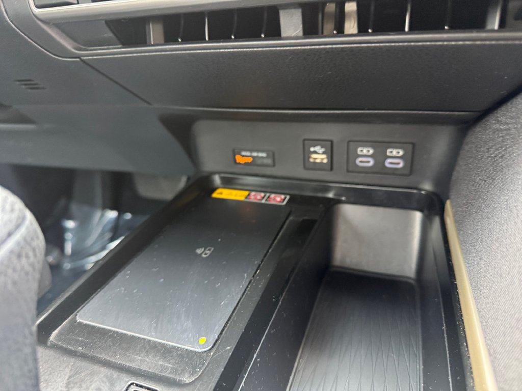 Used 2025 Toyota Camry LE w/ Convenience Package FWD image 19