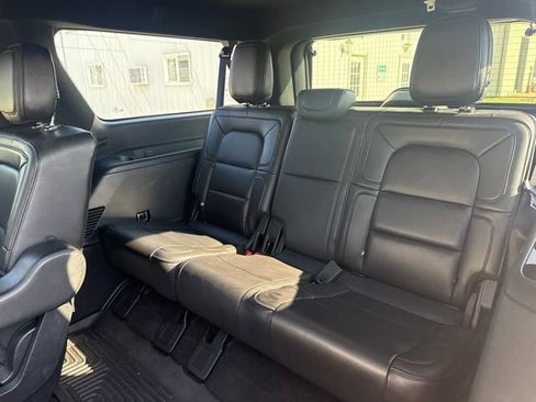 Used 2018 Lincoln Navigator L Select w/ Technology Package AWD/4WD image 8