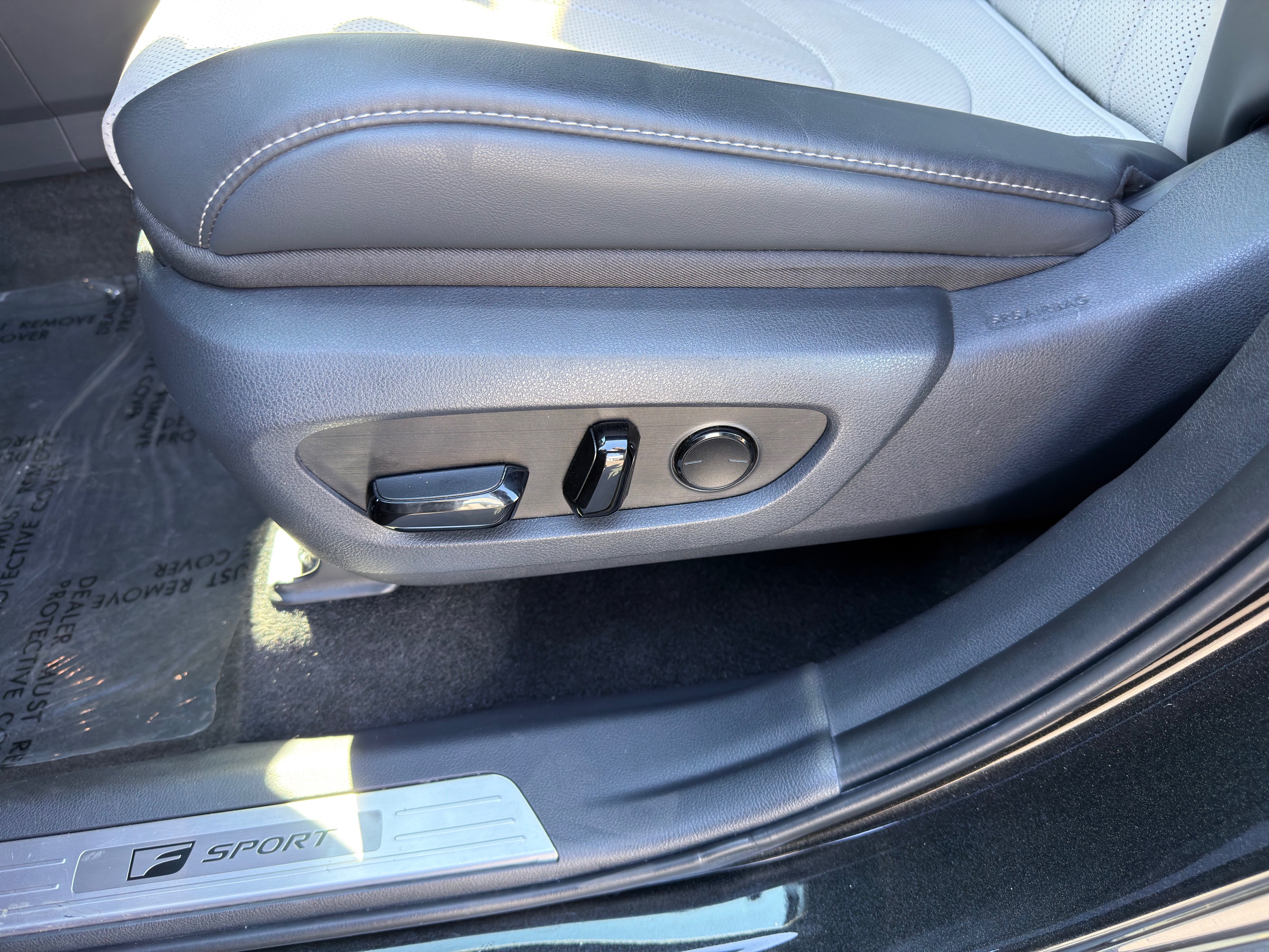 Used 2025 Lexus TX 500h AWD w/ Technology Package image 29