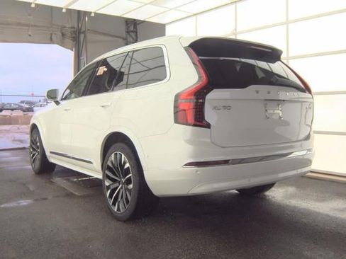 Used 2025 Volvo XC90 B6 Plus AWD/4WD image 7