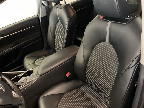 Used 2021 Toyota Camry SE image 20