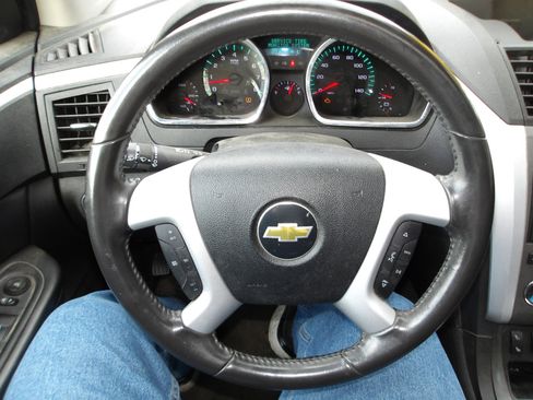 Used 2011 Chevrolet Traverse LT w/ Personal Connectivity Package image 17