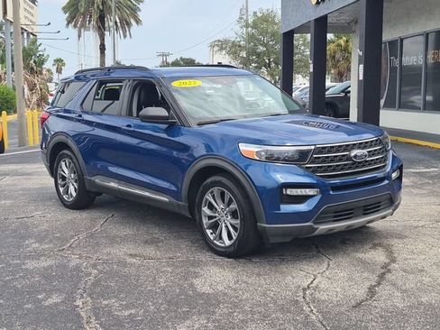 Used 2022 Ford Explorer XLT w/ Equipment Group 202A RWD image 3