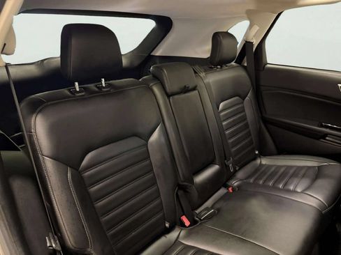 Used 2019 Ford Edge SEL w/ Equipment Group 201A AWD/4WD image 24