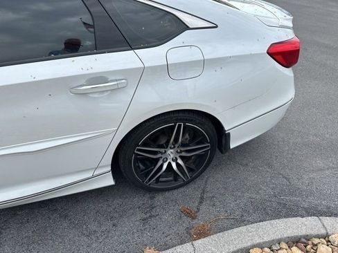 Used 2022 Honda Accord Touring image 9