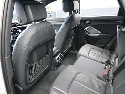 Used 2025 Audi Q3 2.0T Premium image 34
