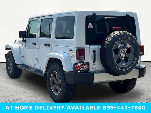 Used 2018 Jeep Wrangler Unlimited Sahara AWD/4WD image 4
