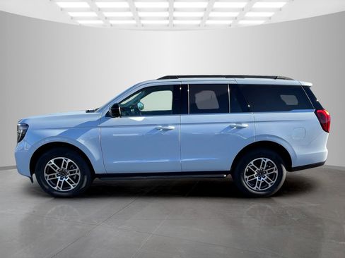 New 2026 Ford Expedition Active image 7