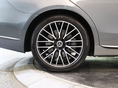 Used 2022 Mercedes-Benz S 580 4MATIC Sedan w/ Rear Seat Package image 15