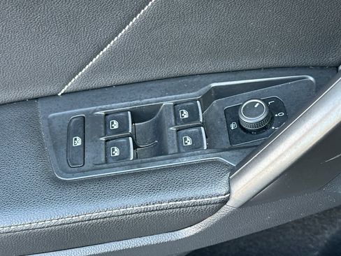 Used 2022 Volkswagen Tiguan SE w/ Panoramic Sunroof Package image 13