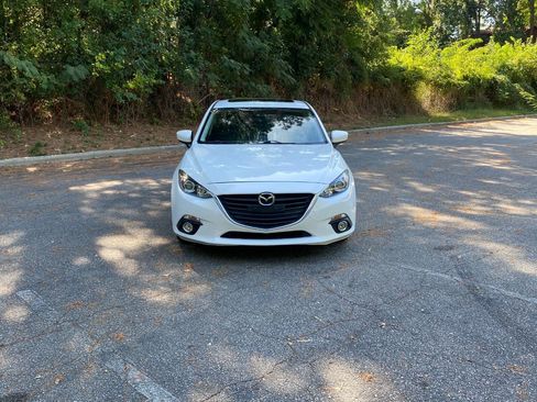 Used 2016 MAZDA MAZDA3 i Touring w/ Popular Equipment Package FWD image 2