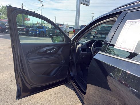 Used 2024 GMC Terrain AT4 w/ LPO, Floor Liner Package AWD/4WD image 17