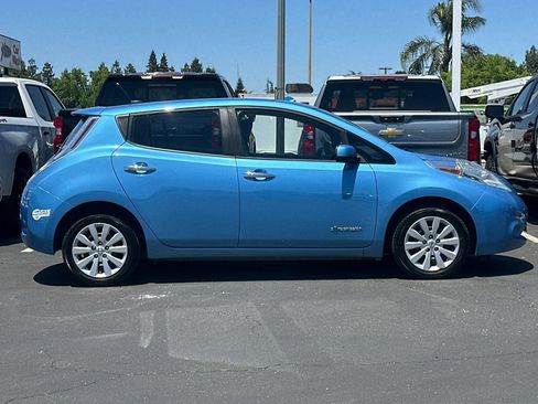 Used 2013 Nissan Leaf S w/ Charger Pkg FWD image 4