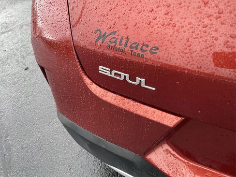 Certified 2023 Kia Soul LX image 6