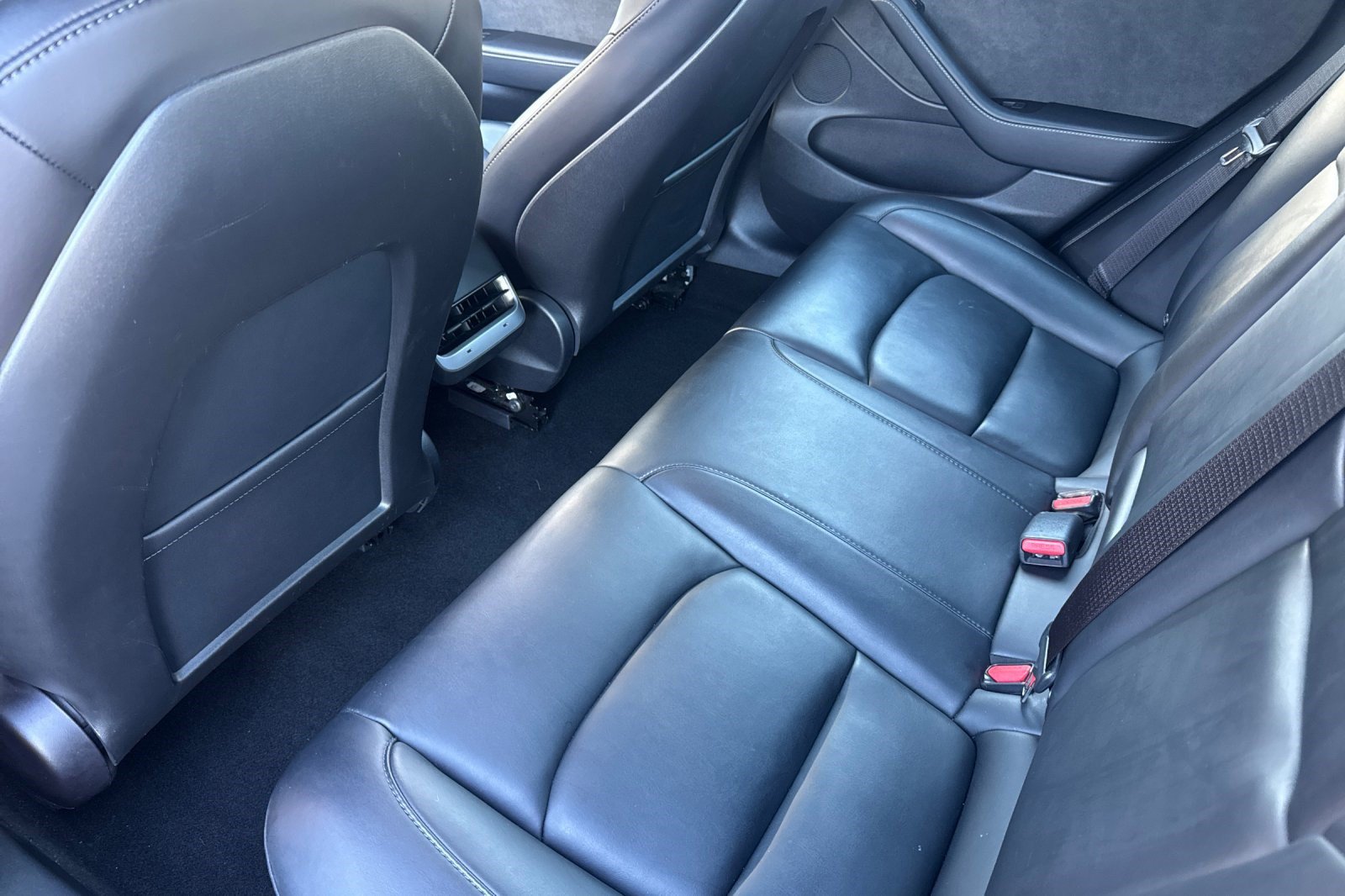Used 2022 Tesla Model 3 Long Range AWD/4WD image 26
