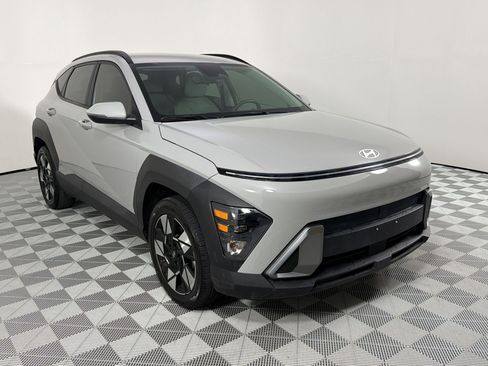Used 2025 Hyundai Kona SEL FWD image 7