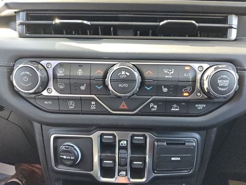 New 2026 Jeep Wrangler Sahara image 21