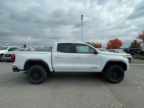 New 2026 GMC Canyon Elevation w/ Convenience Package image 9